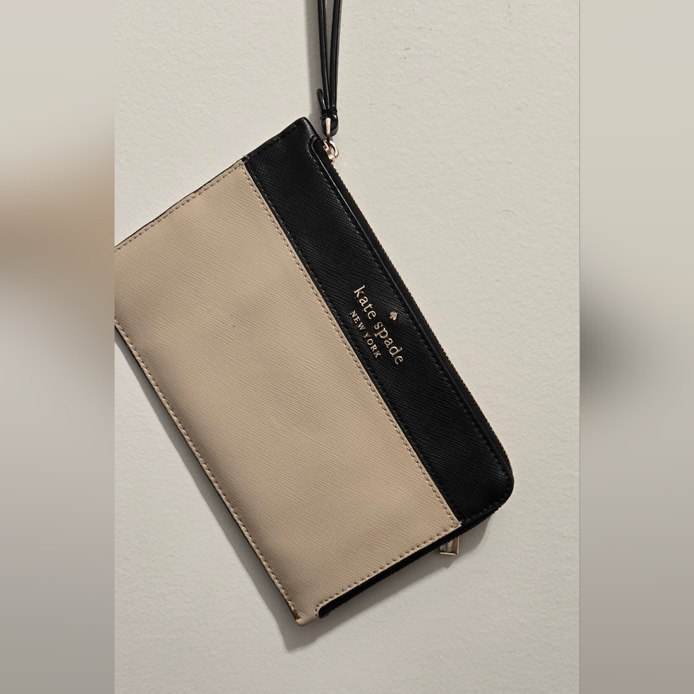 Kate Spade Black and Cream Wallet/Wristlet